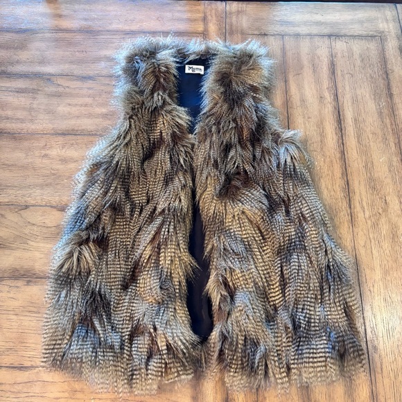 Show Me Your MuMu Luis Faux Chillah Feather Vest, Medium, Festival Boho Western - Picture 9 of 15